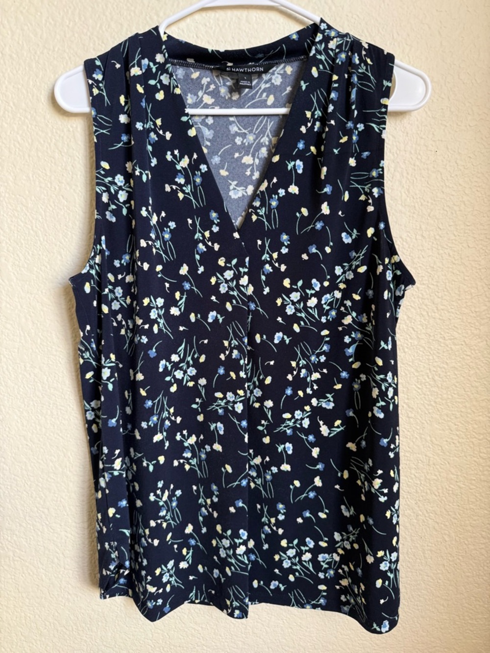 41 Hawthorn Navy Floral V-Neck Sleeveless Blouse